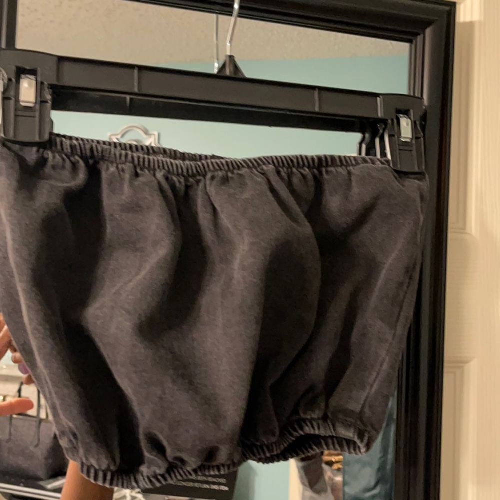 Pretty little thing crop top - Picture 2 of 3